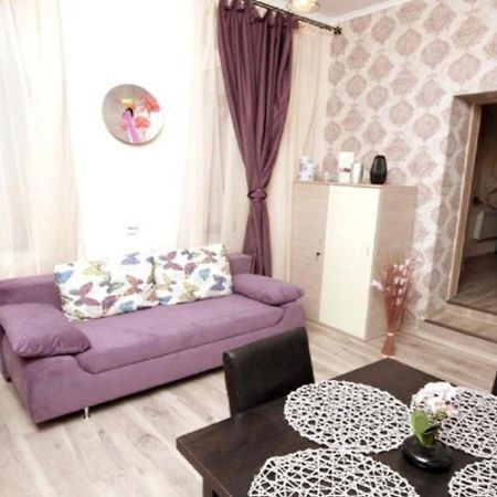 Appartement Old Town Elegance à Braşov Extérieur photo